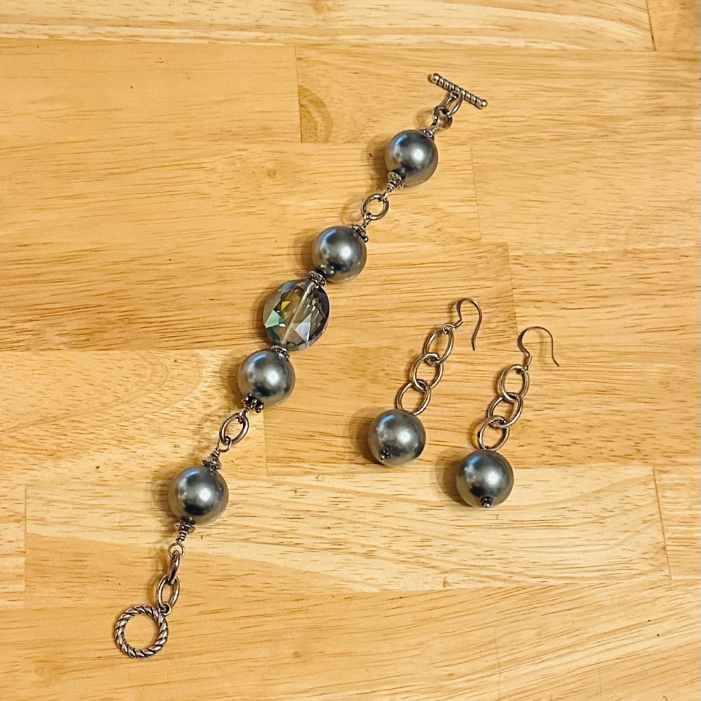 Sophisticated Silver and Gray Bracelet Set